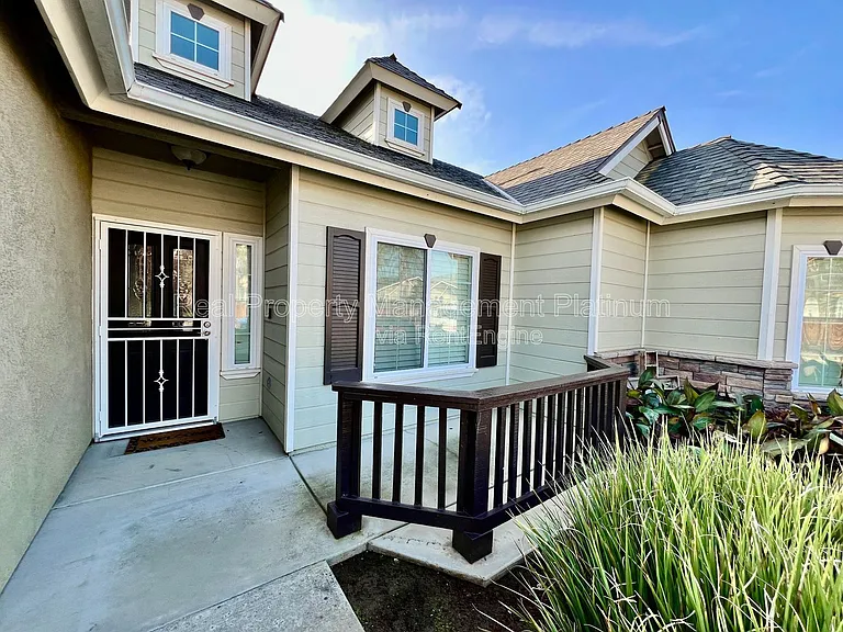 6859 E Cortland Ave — Photo 11