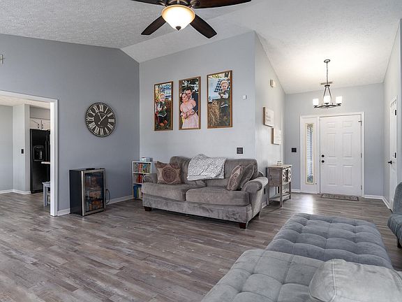 5th image of 312 N Brookfield Dr