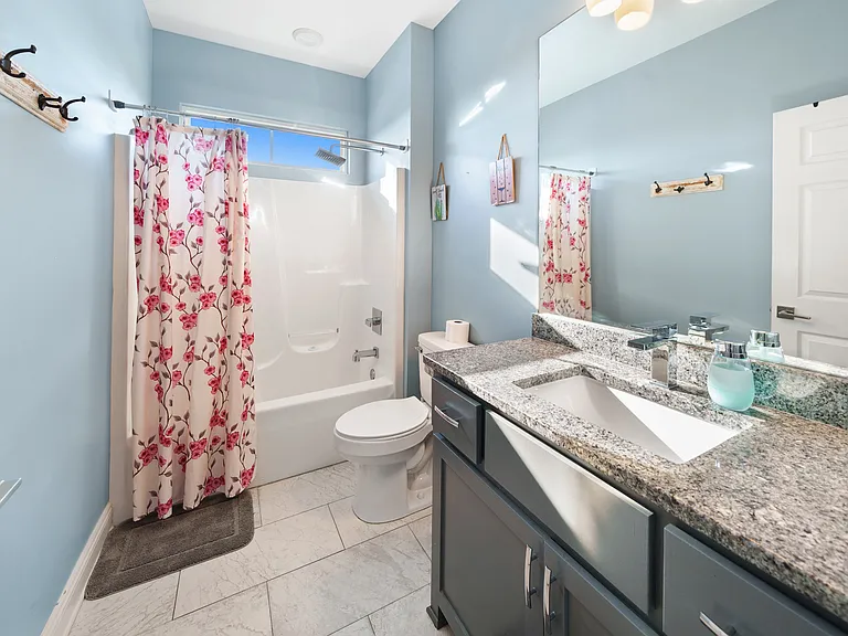 6104 Beach Dr — Photo 24