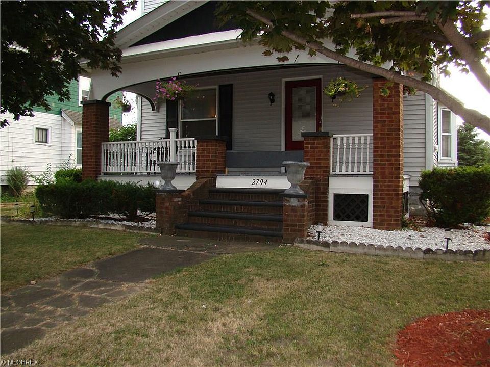 1st image of 2704 Reid Ave