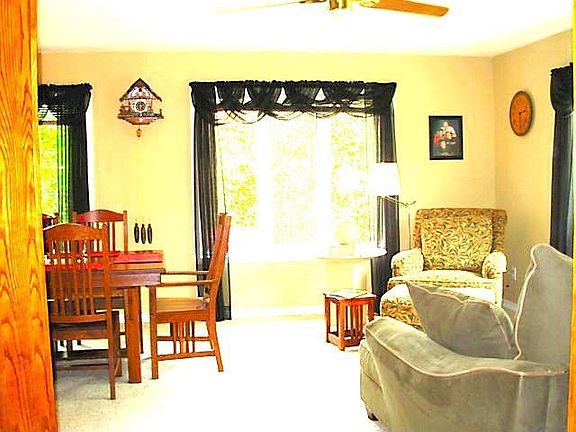 Dining room/Front room