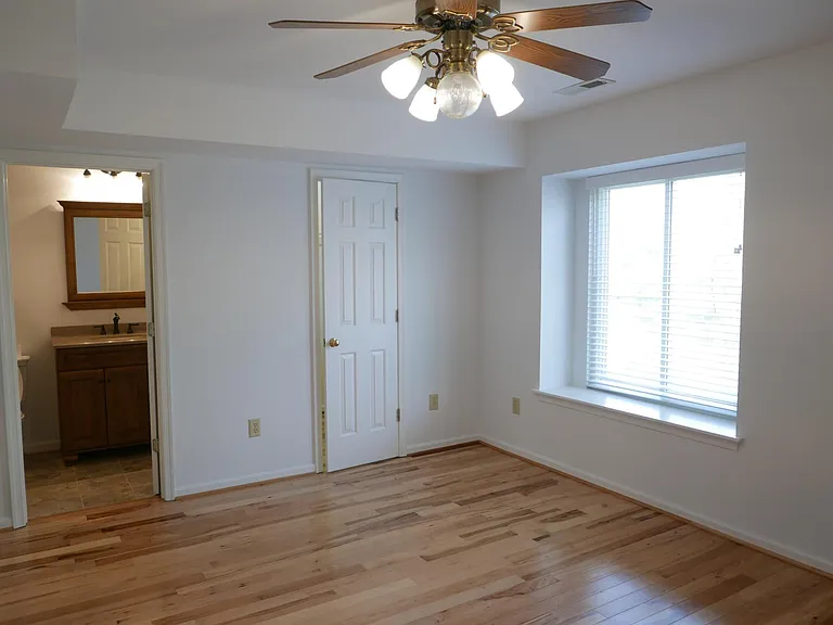4725 Amber Ridge Ct — Photo 14