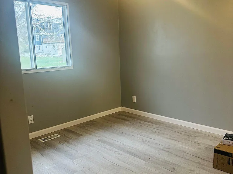 204 Phillips St — Photo 19
