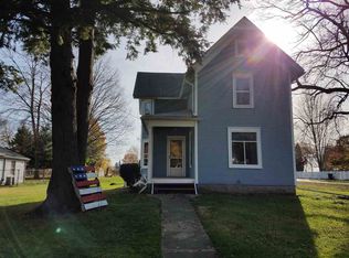 110 W Cunningham Rd, Winnebago, IL 61088