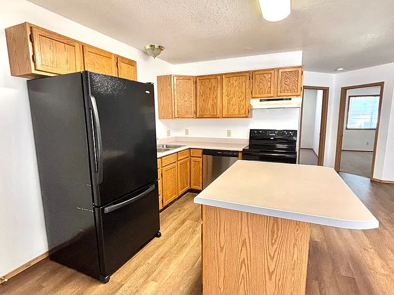 221 Spooner Rd — Photo 4