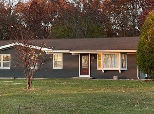 1380 Persimmon Rd, Charleston, IL 61920