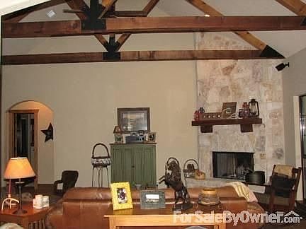 Living Room 2
						:
						Open floor plan, very spacious, vaulted ceiling, 9 foot ceilings elsewhere