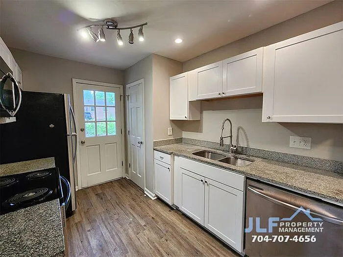 3 bed, 1.0 bath, 925 sqft, $1,395 — Photo 3