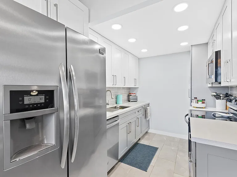 4064 Cornwall Dr #D — Photo 12