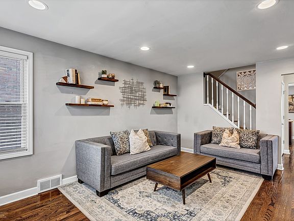 3rd image of 1617 N 75th Ct