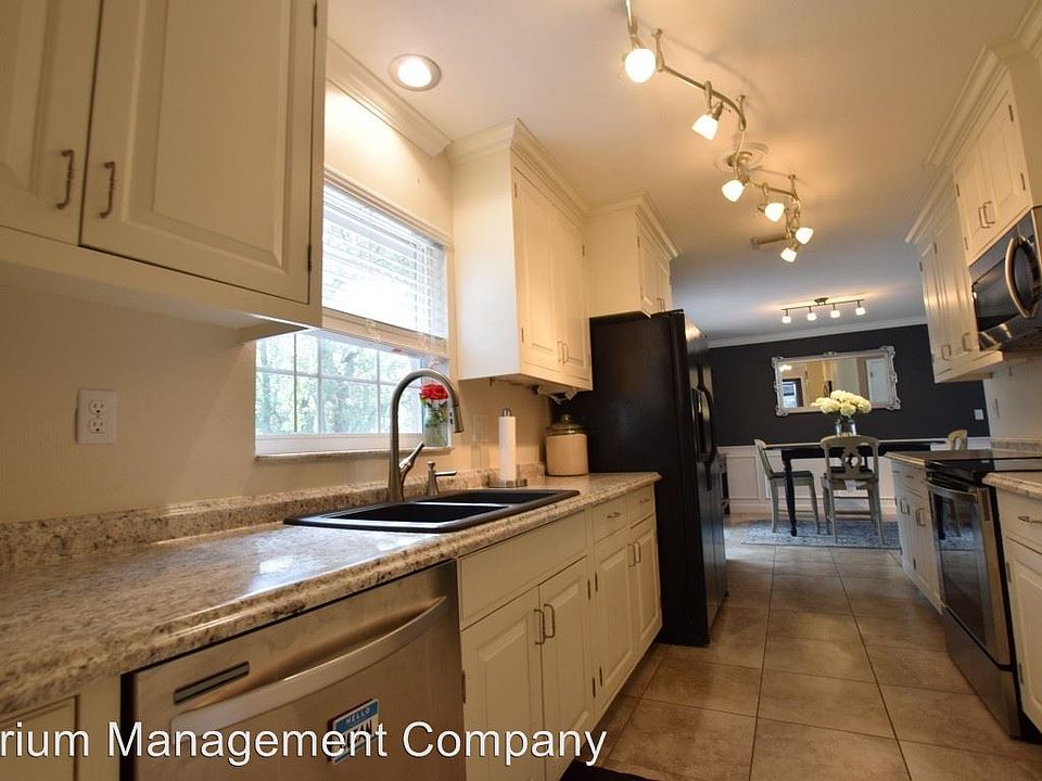 1st image of 465 Springwood Ct