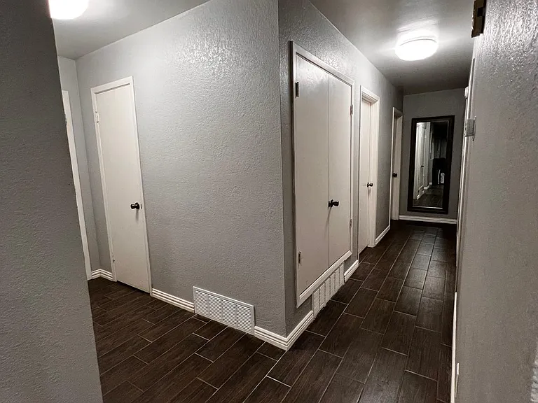 2504 Baylor Ave — Photo 30