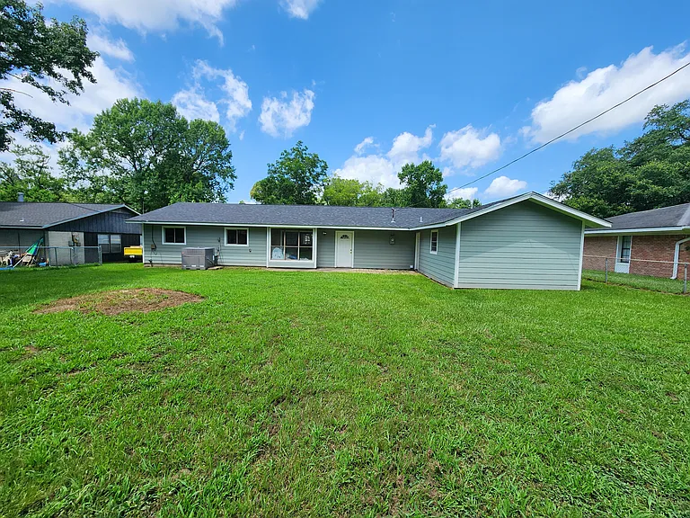 1408 Ryan Chapel Rd — Photo 2