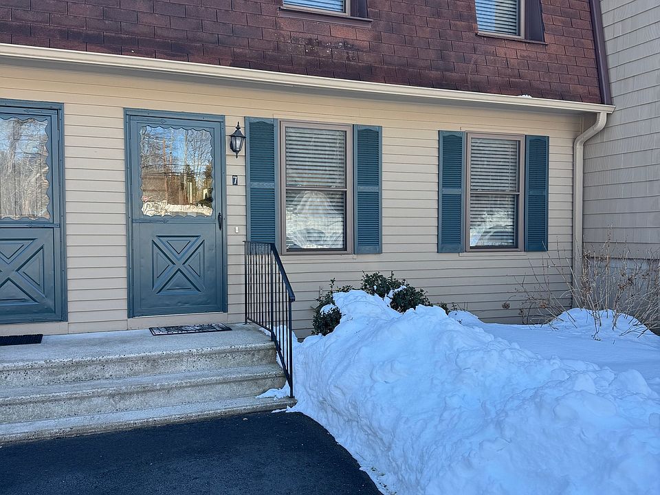 1st image of 7 Bay Path Way #7