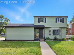 305 W Hayes Ave, Hazel Park, MI 48030