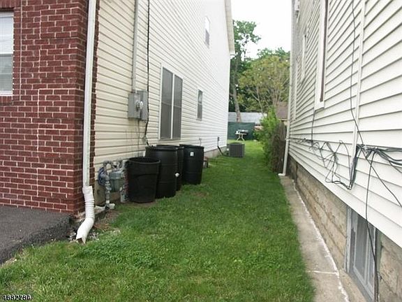 2nd image of 473 Alden St