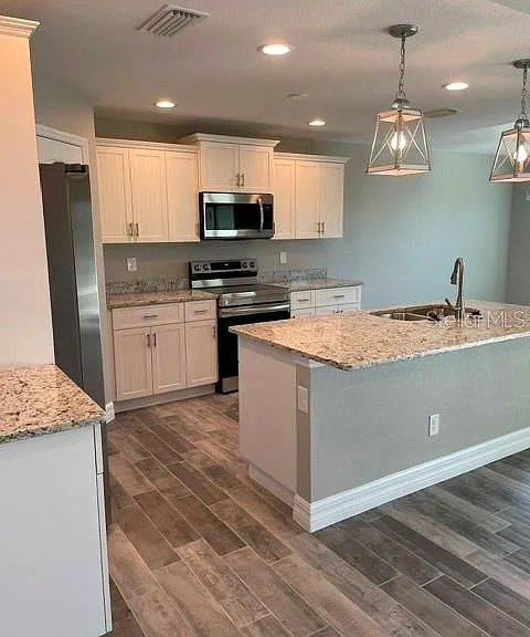 203 Baytree Dr — Photo 3