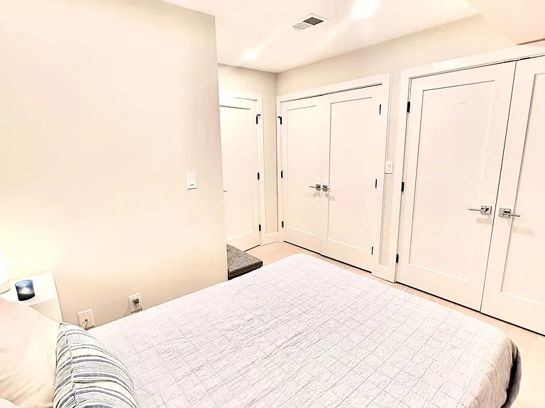 2556 University Pl NW #301 — Photo 8