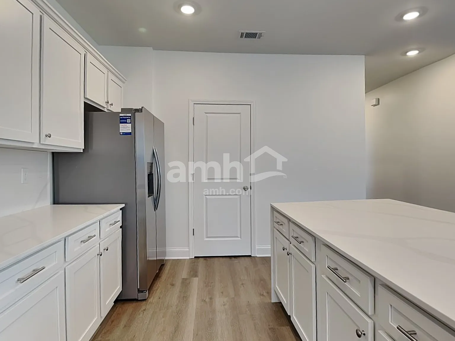 4 bed, 2.5 bath, 2481 sqft, $2,640 — Photo 4