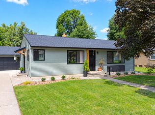 1517 32nd St SW, Wyoming, MI 49509