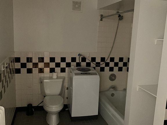 5th image of 4011 N Oakley Ave #1