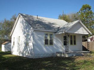 611 Schumaker St, Carmi, IL 62821