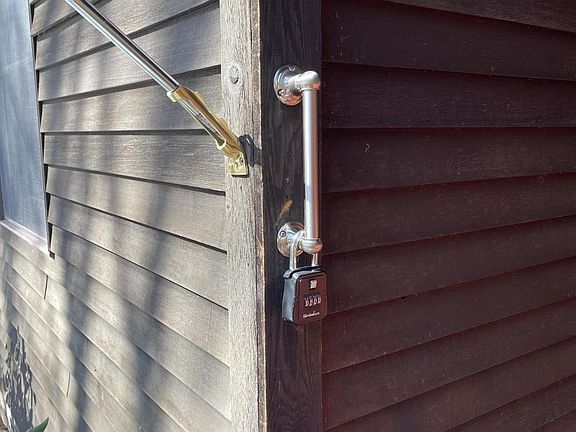 4th image of 3282 Birch Hill Dr