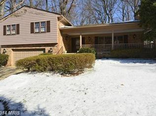 8630 Redwood Dr, Vienna, VA 22180