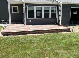 909 Tidball Ave, Grove City, PA 16127