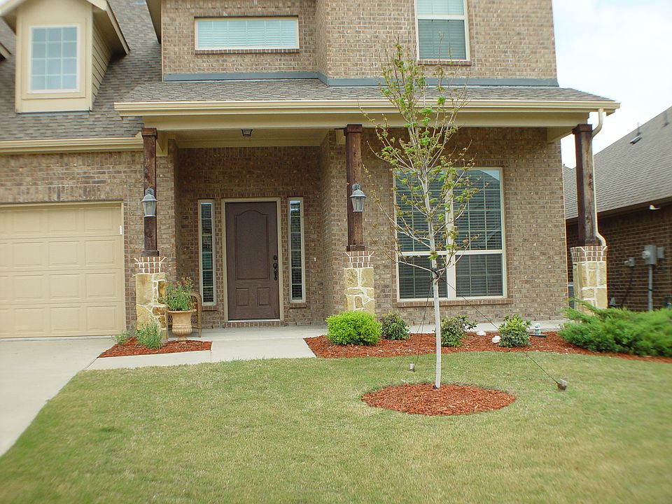 2nd image of 905 Boerne St