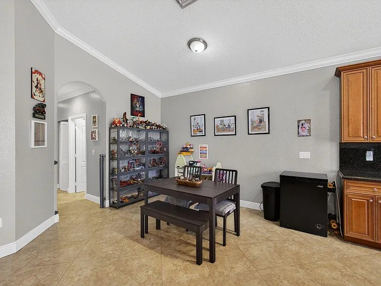 3125 Shelby Way — Photo 5
