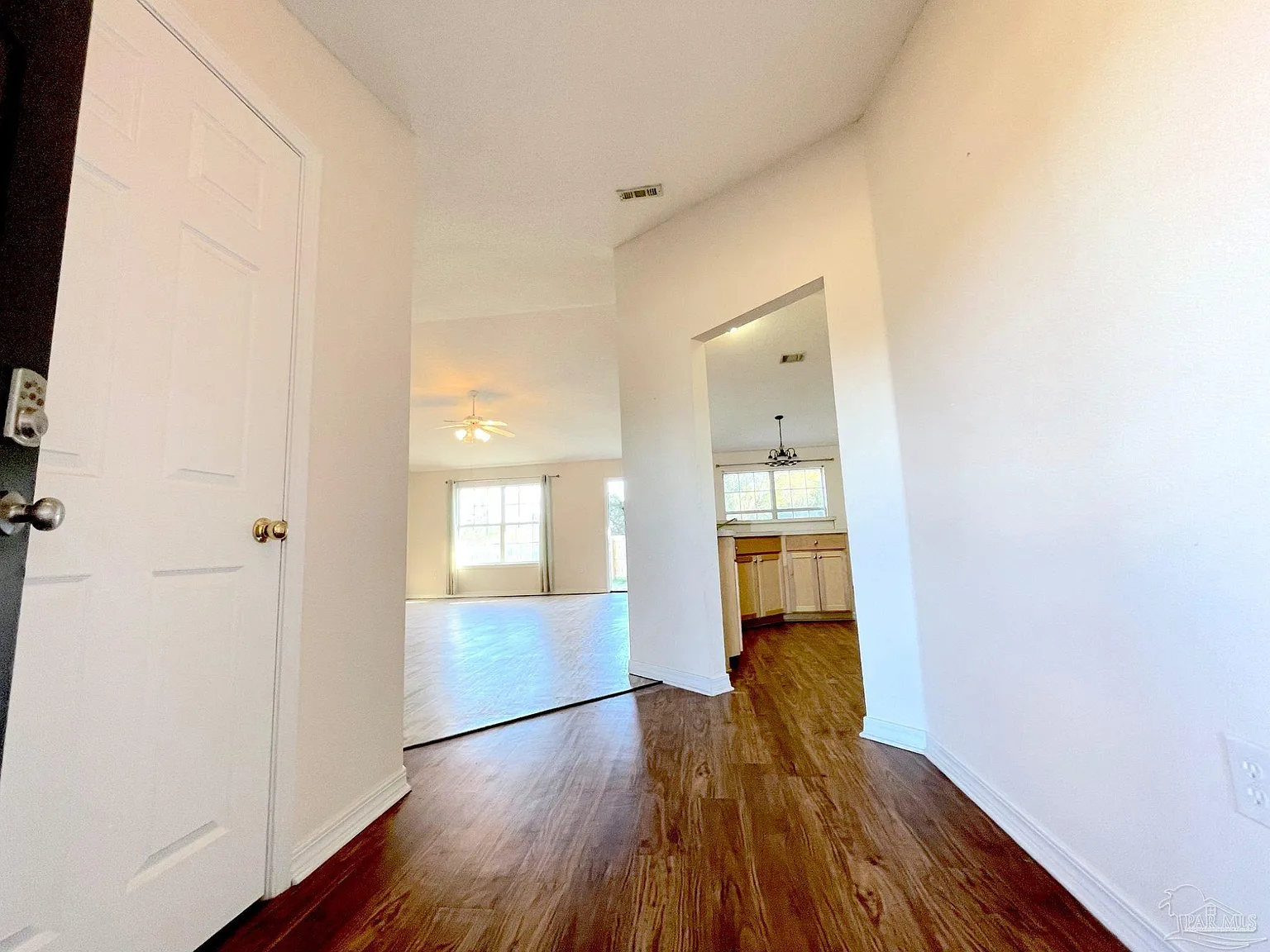 4 bed, 1815 sqft, $2,200 — Photo 2