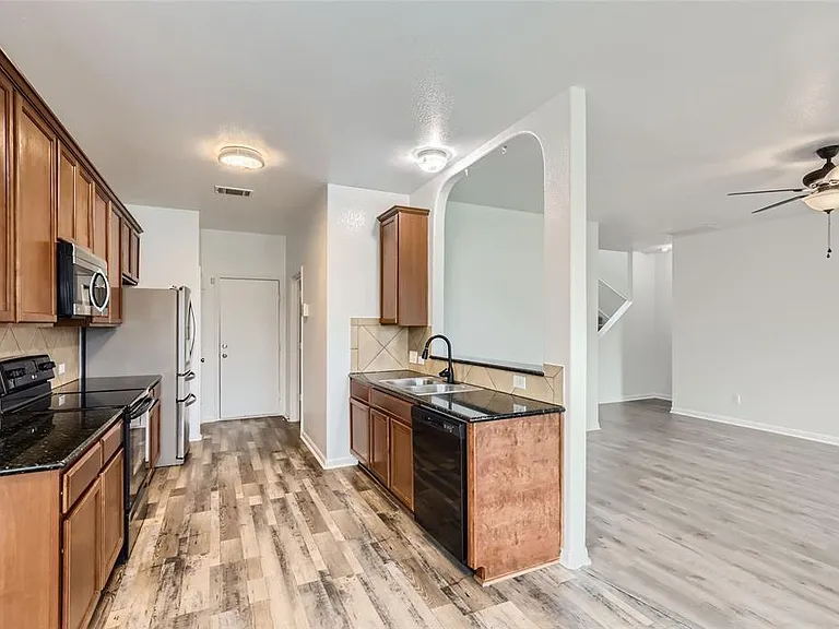 131 Lavaca Loop — Photo 7