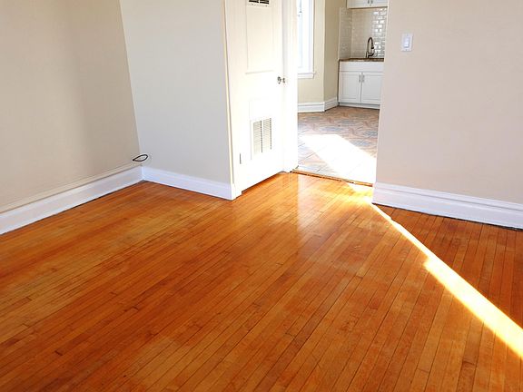 5th image of 2318 S Homan Ave Front 3