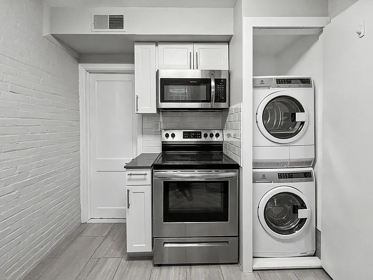 1012 E Lancaster Ave — Photo 13