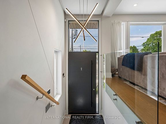 3rd image of 39 Wilmington Ave
