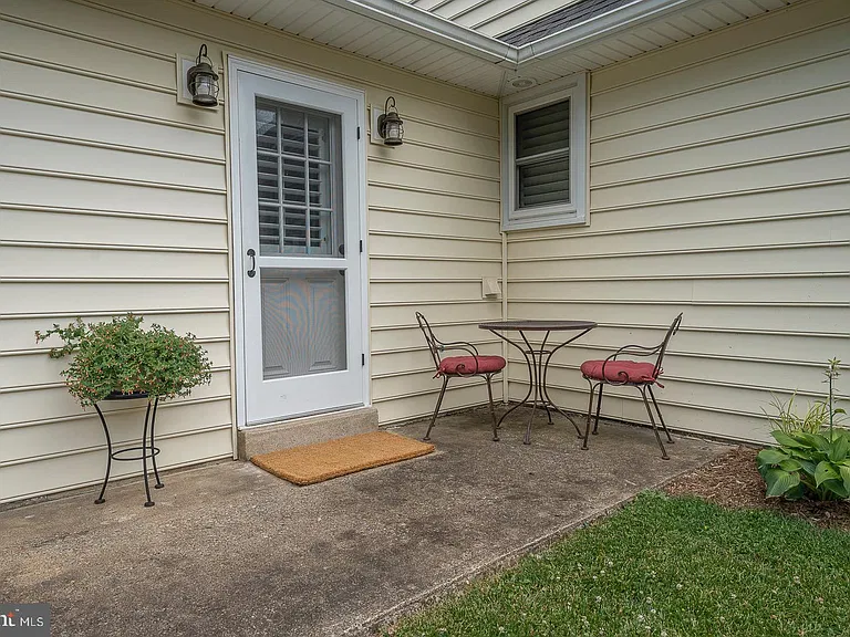 533 Monument Ave — Photo 34