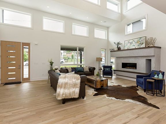 3rd image of 1008 Waverly Ave
