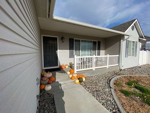 2nd image of 8303 Hudson Dr