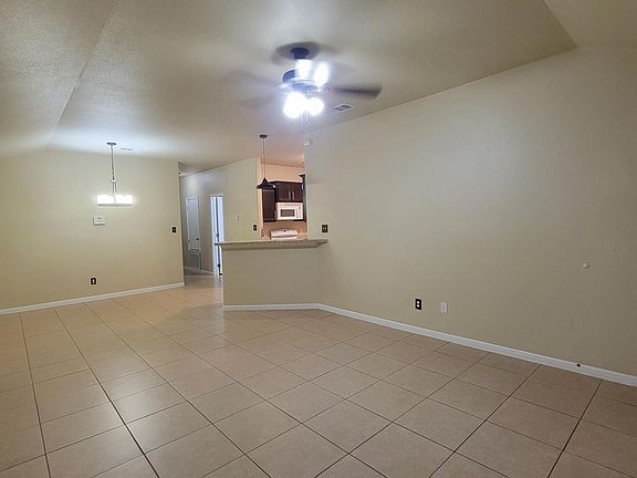 3rd image of 1204 Cavalry Ln #A