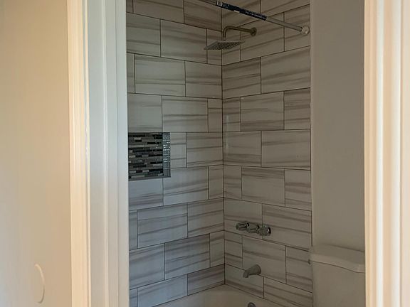 5th image of 12036 Saticoy St #106