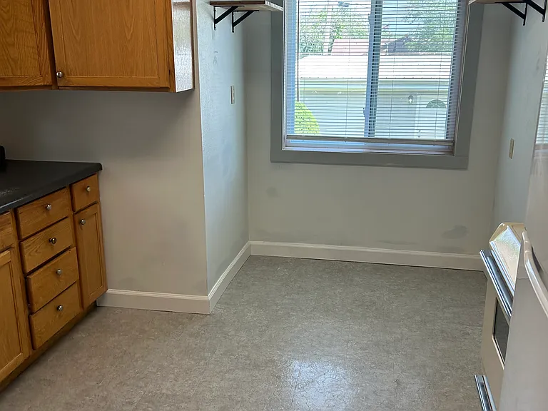 1152 C Ave NW — Photo 2