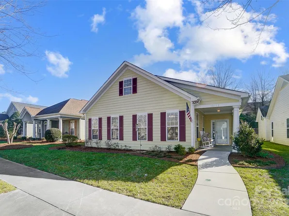 10117 Bishops Gate Blvd, Pineville, NC 28134