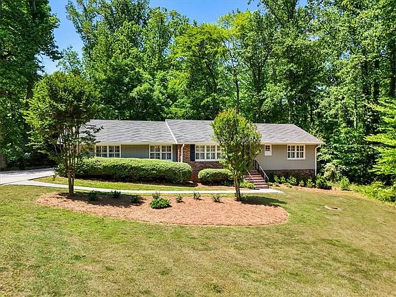 4th image of 2266 Winding Woods Dr
