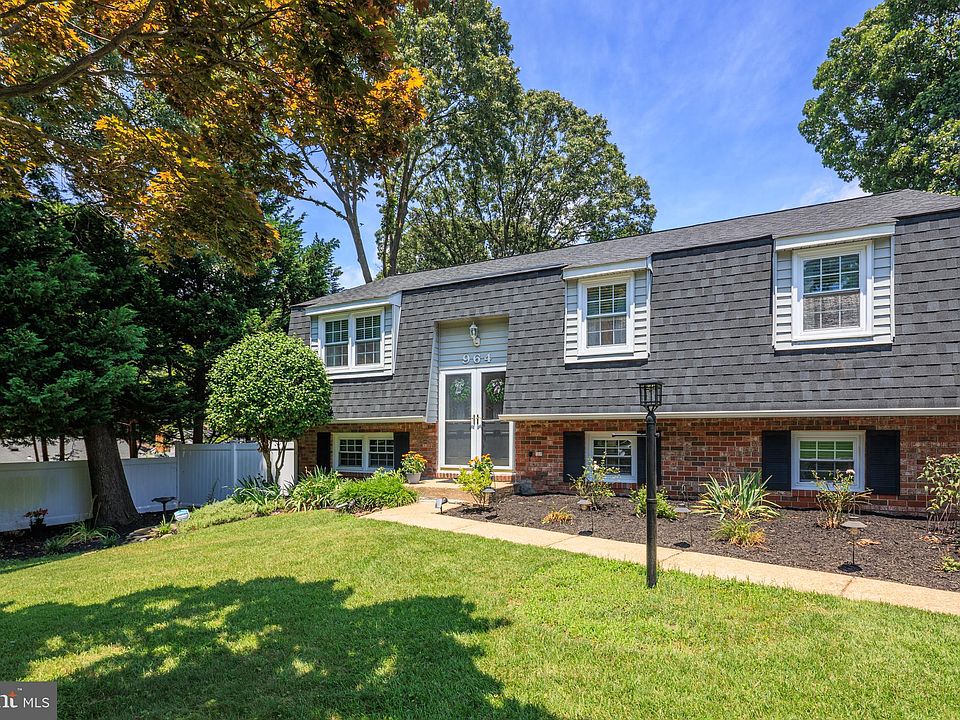 1st image of 964 Saint Margarets Dr