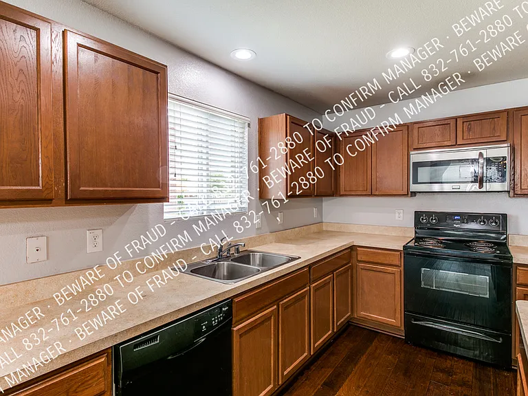 1128 Foxglove Ln — Photo 17