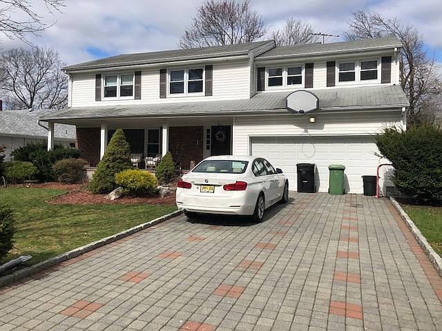 Wide Driveway with 2 car garage