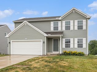 571 Pioneer Trl, Cedar Springs, MI 49319