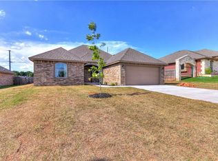 2005 SE 5th St, Moore, OK 73160