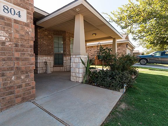 3rd image of 804 Nolan Ryan Dr